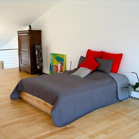 Artist'S Loft Zur Maloya Apartment Ormalingen Room photo