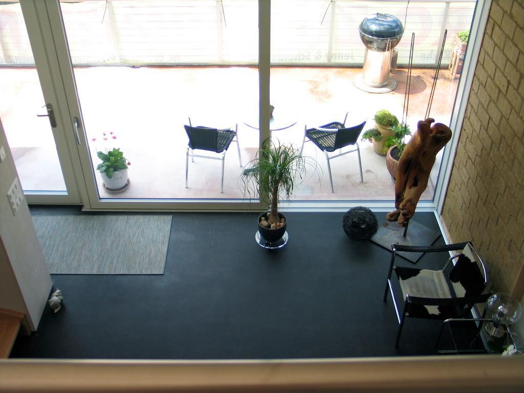 Artist'S Loft Zur Maloya Apartment Ormalingen Room photo